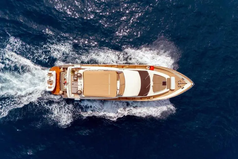 Yacht Cantieri Navali Leonard Celine II, 21,75 m au mouillage à Antibes