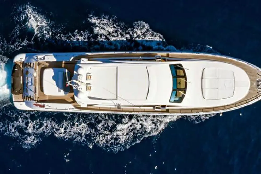 Yacht Mangusta 92, 28 m