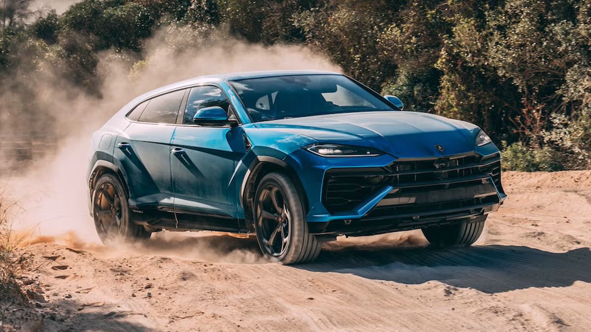Lamborghini Urus, location de supercar sans chauffeur à Cannes