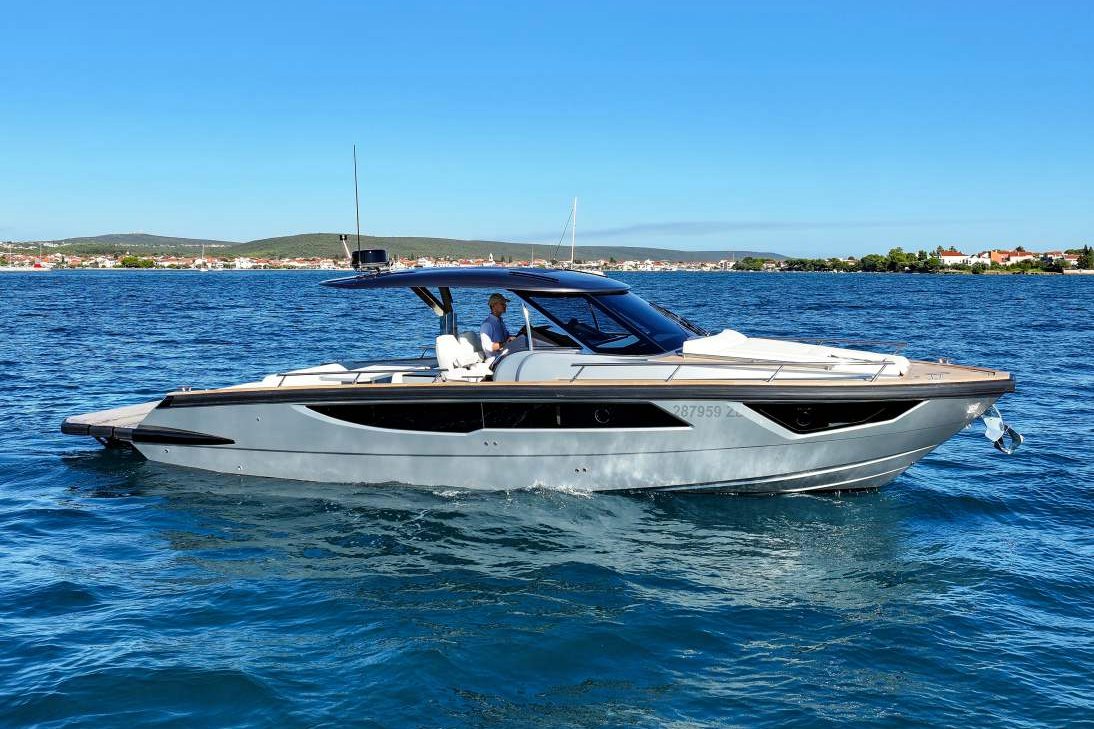 Focus Forza 37 · M/Y Alma