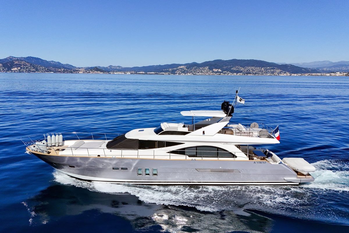 Prestige 630 Flybridge